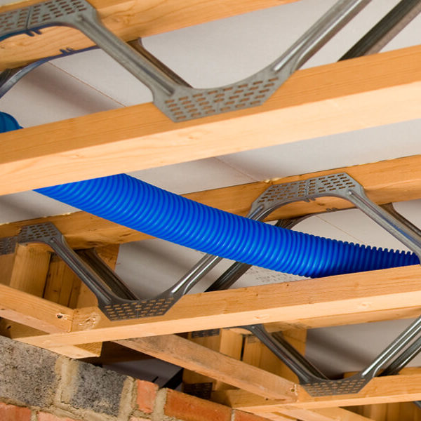 Concevoir avec sfci-charpentes un plancher léger avec passage de gaines techniques avec la poutre posi MiTek France.