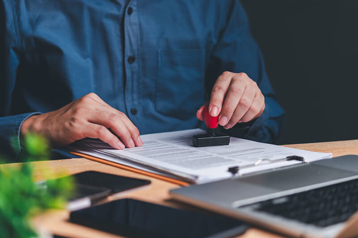 Démarches et autorisations pour installer une charpente sur une maison : tout ce qu’il faut savoir.